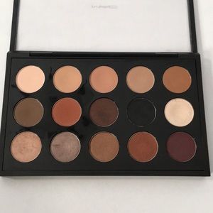 Complete MAC eyeshadow palette